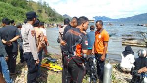 PENCARIAN-ORANG-TENGGELAM-DI-UJUNG-SERE.jpg