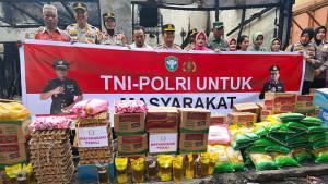 PENYALURAN-BANTUAN-UNTUK-KORBAN-KEBAKARAN.jpg