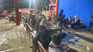 POS-DAMKAR-DISERBU-WARGA.jpg