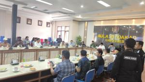 Pemkab-Gayo-Lues-bersama-unsur-Forkopimda-menggelar-rapat.jpg
