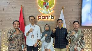 Perwakilan-honorer-non-database-didampingi-Asisten-III-Sekdakab-Gayo-Lues-temui-KemenPAN-RB-dan-BKN.jpg