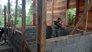 Proses-pembangunan-rumah-Rumah-Layak-Huni-milik-Kasnawati.jpg