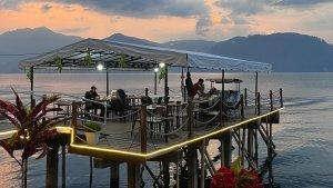Sensasi-Senja-di-Daloff-Cafe-dengan-View-Danau-Lut-Tawar.jpg