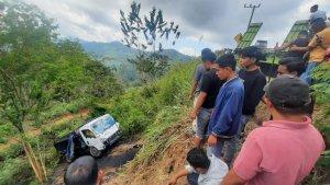 TRUK-MAUSK-KE-JURANG-DI-JAGONG-JEGET.jpg