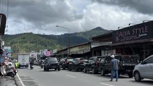 antrian-bbm-di-takengion.jpg
