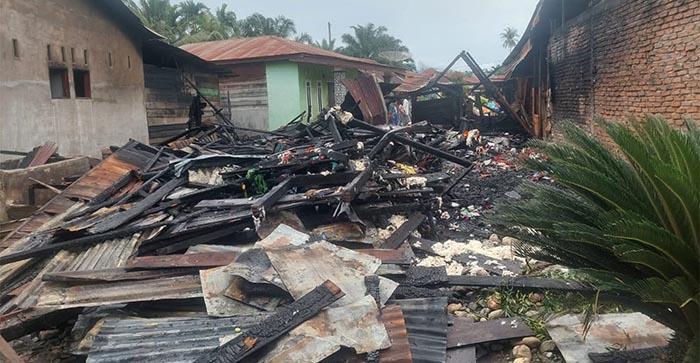 Empat-rumah-warga-di-Desa-Gaya-Jaya-Kecamatan-Lawe-Sigala-gala-Aceh-Tenggara-terbakar.jpg
