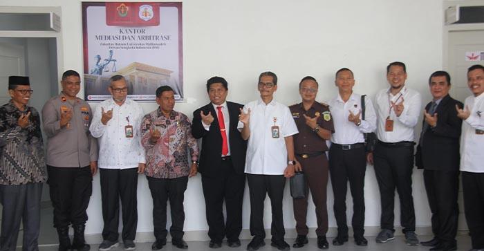 FH-Unimal-menggelar-Sidang-Terbuka-Pelantikan-67-Mediator-dan-13-Arbiter.jpg