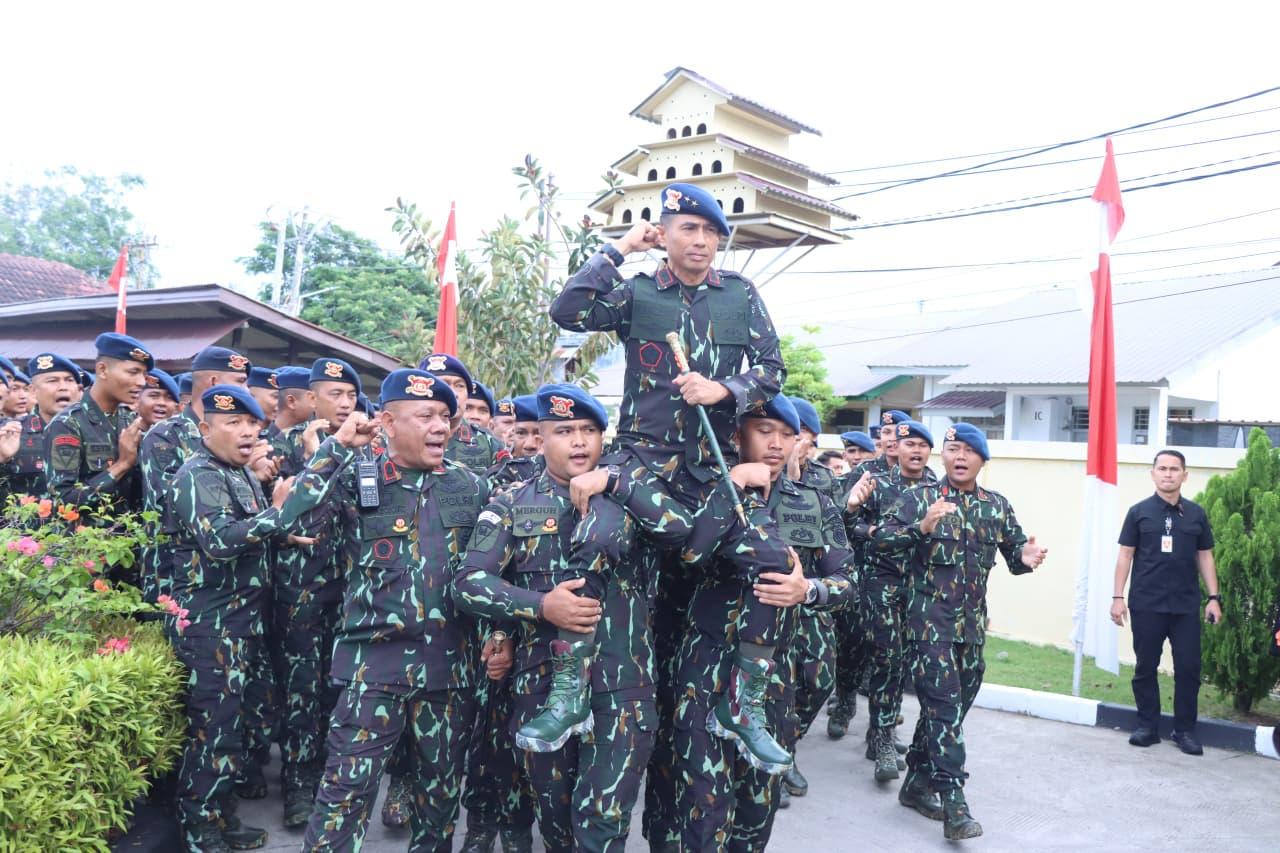 Kapolda-Aceh-Irjen-Pol-Marzuki-Ali-Basyah-menghadiri-syukuran-HUT-ke-80-Korps-Brimob-Polri.jpg