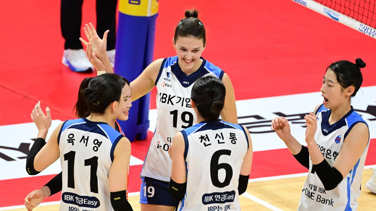 Klasemen-Voli-Korea-Hari-Ini-IBK-Altos-Jaga-Tren-Menang-dan-Tambah-Jarak-Poin-dari-Megawati-Cs.jpg