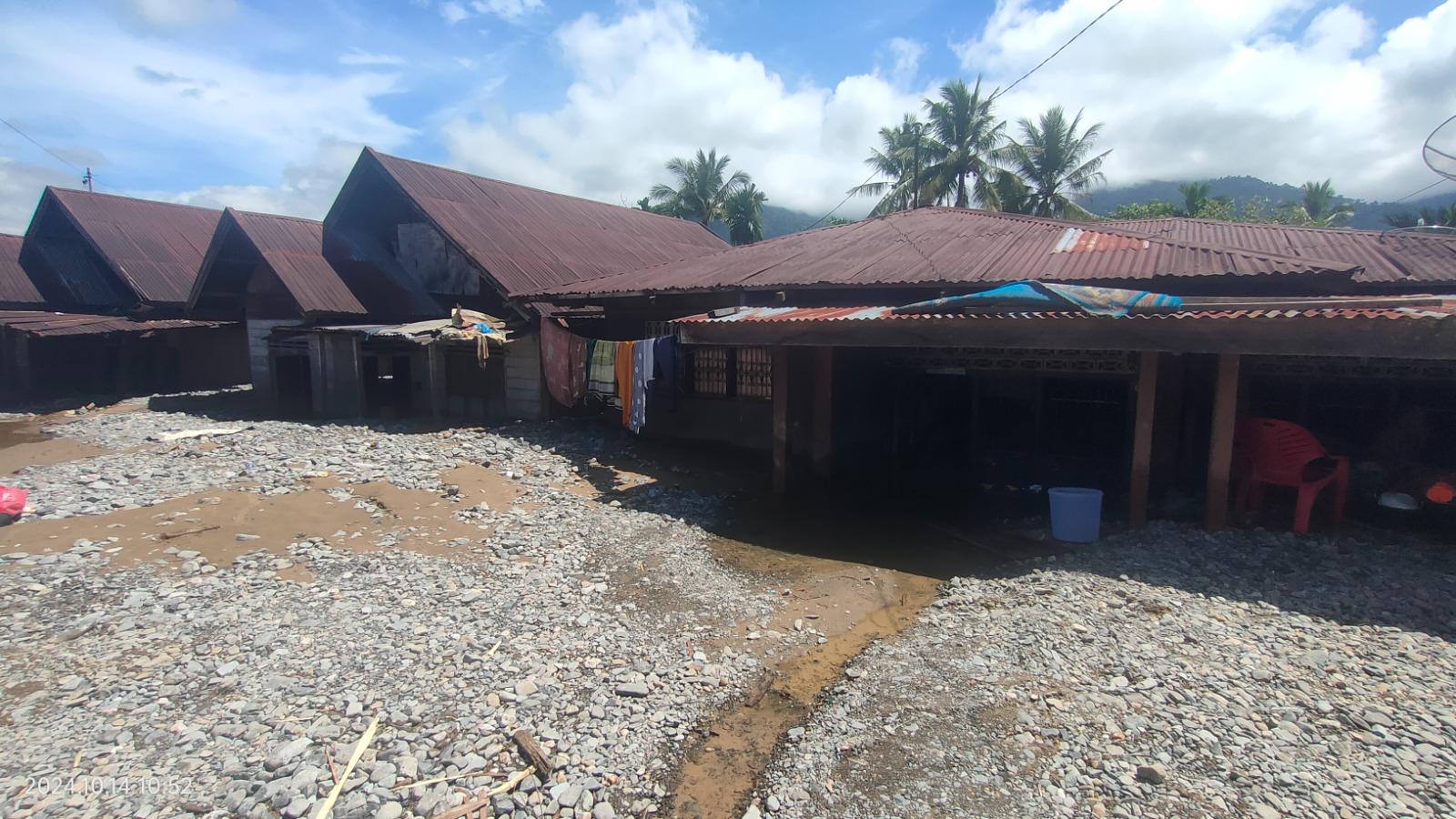 Kondiri-rumah-korban-banjir-yang-tertimbun-material-bebatuan.jpg
