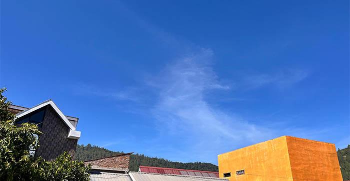 Lirik Lagu Minang "Layia Takambang Suruik Bapantang" by Pinki Prananda