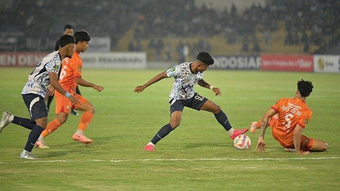 PSPS-pekanbaru-kalahkan-persiraja.jpg