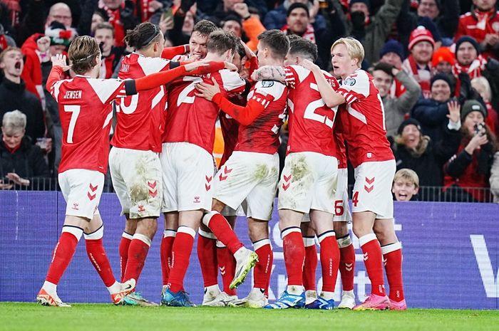 Pertandingan-Grup-C-Euro-2024-antara-Timnas-Slovenia-vs-Denmark.jpg