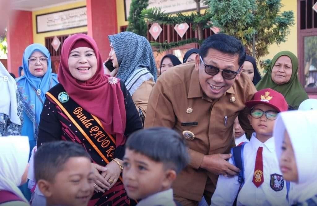 Pj-Bupati-Gayo-Lues-Alhudri-mengunjungi-sekolah.jpg