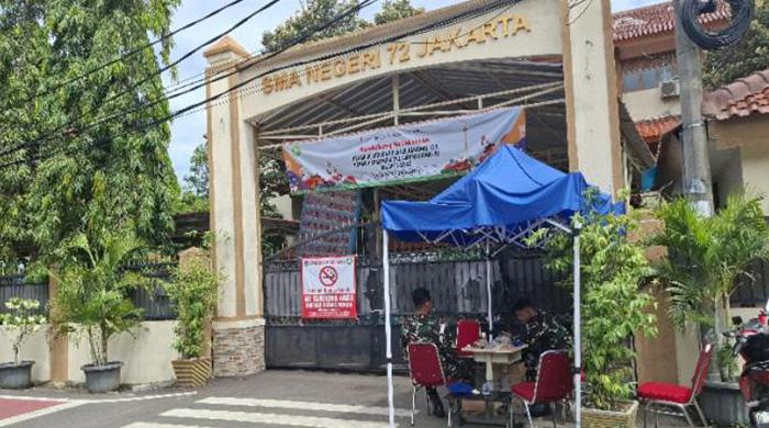SMAN-72-JAKARTA-Penjagaan-oleh-personel-TNI.jpg