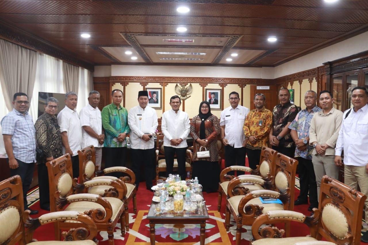 Susilawati Ikut Perjuangkan Hak Masyarakat Linge, Temui Wagub Bersama Bupati Aceh Tengah