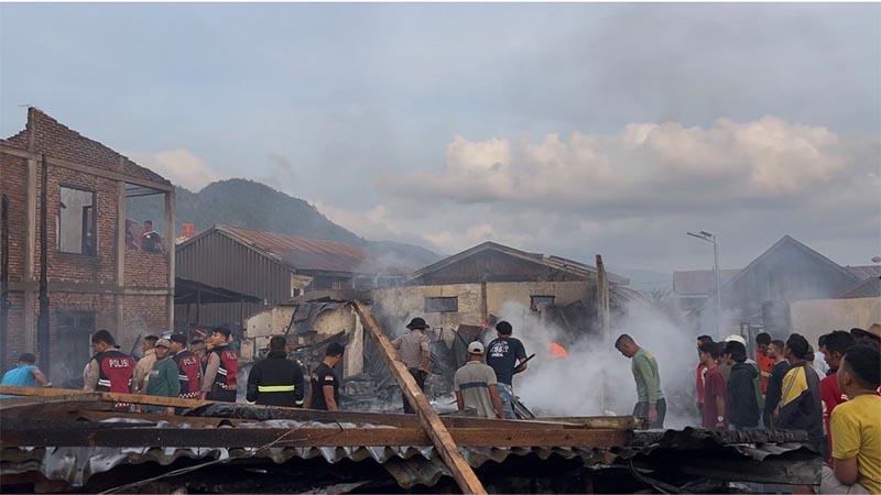 kebakaran-di-kebayakan-aceh-tengah-2301.jpg