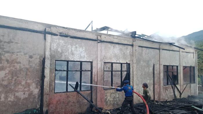 kebakaran-ponpes-di-aceh-tenggara-84.jpg