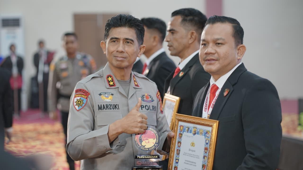 penghargaan-kasat-narkoba-polda-gayo.jpg