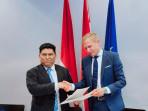DSI-resmi-menandatangani-Nota-Kesepahaman-MoU-dengan-CMCC-Luxembourg.jpg