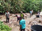GOTONG-ROYONG-DI-BENER-MERIAHHH-8.jpg