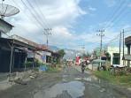 JALAN-BERTABUR-LUBANG-DESA-KUNING.jpg