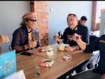 Menikmati-selir-kopi-bersama-GM-Parkside-Hotel-Noersyam-Akhmad.jpg