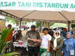 Penjabat-Gubernur-Aceh-Dr-H-Safrizal-ZA-MSi-bersama-istri.jpg