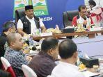 Pj-Gubernur-Aceh-Dr-Safrizal-ZA-MSi-didampingi-Pj-Sekda-Aceh.jpg