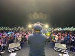 Ribuan-masyarakat-mengunjungi-lapangan-Musara-Alun.jpg