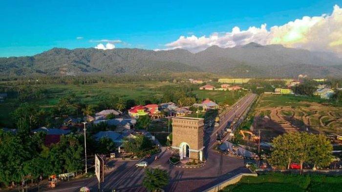 CENTER POIN -- Titik pusat Bone Bolango Gorontalo. Baru-baru ini bupati Ismet Mile meminta perubahan tanggal HUT.