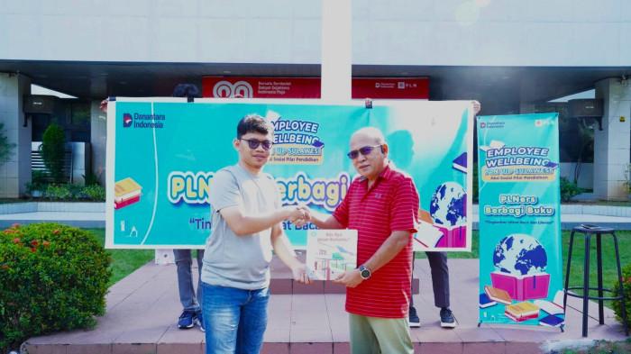 200 buku Disumbangkan ke Rumah Baca Philosophia