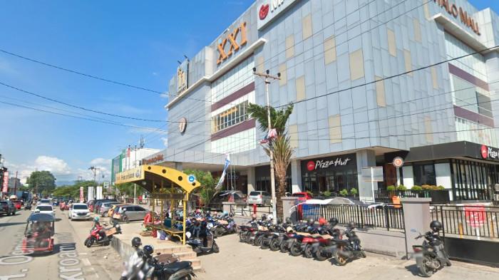 PARKIRAN MALL - Pemerintah Kota Gorontalo resmi melarang parkiran di depan Citimall Gorontalo. Seluruh parkiran akan diarahkan ke dalam mall.