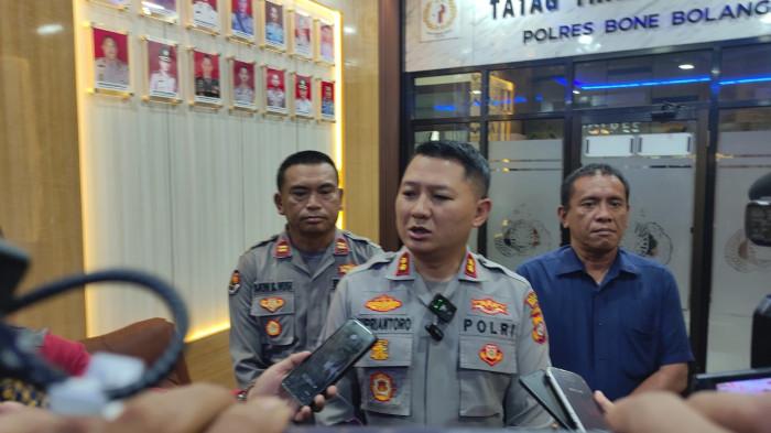 POLISI -- Kapolres Bone Bolango, AKBP Supriantoro, menjelaskan sejak informasi meninggalnya Muhamad Jeksen.