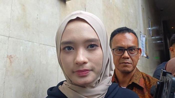 ARTIS -- Inara Rusli mengakui tetap dinafkahi Insanul.