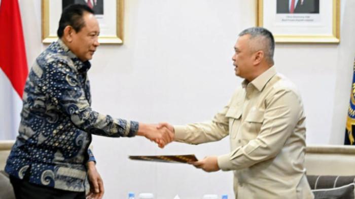 AUDIENS -- Pasca mengikuti Rakornas dengan Presiden RI Prabowo Subianto di Jakarta, Selasa (3/2/2026), Gubernur Gusnar menemui Menteri Perhubungan RI Dudy Purwagandhi.
