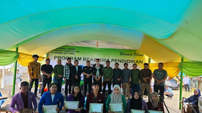 Biomasa Jaya Abadi Group Beri Beasiswa 8dddddd