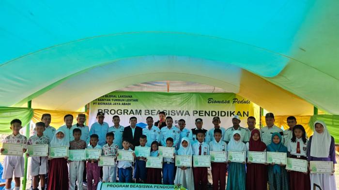Biomasa Jaya Abadi Group Beri Beasiswa SMA jjddd