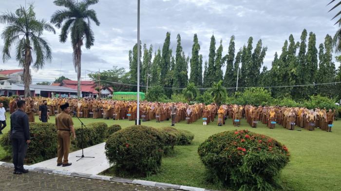 Bupati Boalemo Rum Pagau memimpin apel awal tahun gggg