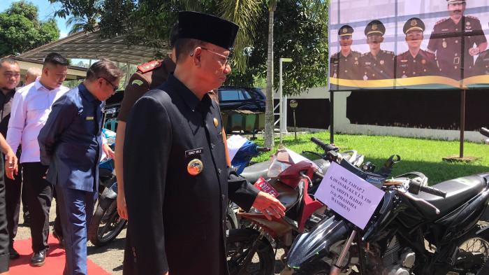 Bupati Bone Bolango, Gorontalo Ismet Mile hadiri penyerahan aset daerah