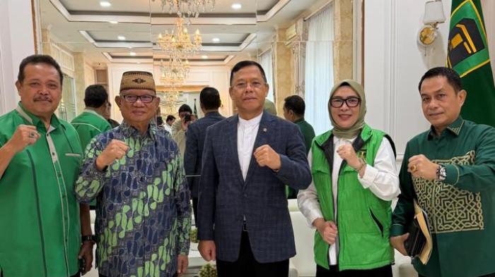 KETUA PARTAI -- Bupati Bone Bolango, Ismet Mile dilantik jadi Ketua Dewan Pimpinan Wilayah (DPW) Partai Persatuan Pembangunan (PPP) Provinsi Gorontalo Masa Bakti 2021–2026 pada Selasa (3/2/2026). (Foto: dok pribadi)