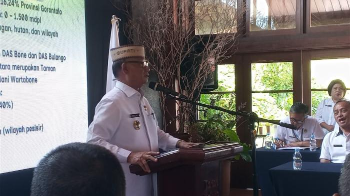 Bupati Bone Bolango, Ismet Mile saat berpidato dalam agenda Kerja Sama