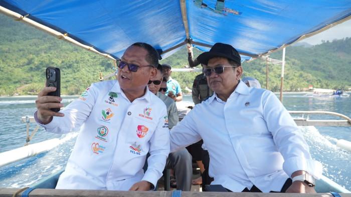 BANTUAN - Kabupaten Gorontalo Utara (Gorut) mendapatkan bantuan pembangunan dari Kementerian Transmigrasi senilai Rp 7,8 Miliar. Bupati Gorontalo Utara (Gorut) Thariq Modanggu saat mendampingi Wakil Menteri Transmigrasi RI Viva Yoga Mauladi kunjungan kerja di Gorontalo Utara pada Kamis (09/04/2026)
