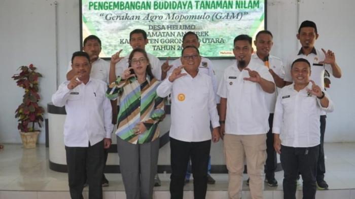 BUDIDAYA NILAM -- Foto Bupati Gorontalo Utara, Thariq Modanggu bersama pimpinan OPD. Bupati resmi membuka kegiatan sosialisasi pengembangan budidaya tanaman nilam di Desa Helumo, Kecamatan Anggrek, Rabu (4/2/2026). (Sumber Foto: Diskominfo Kabupaten Gorontalo Utara