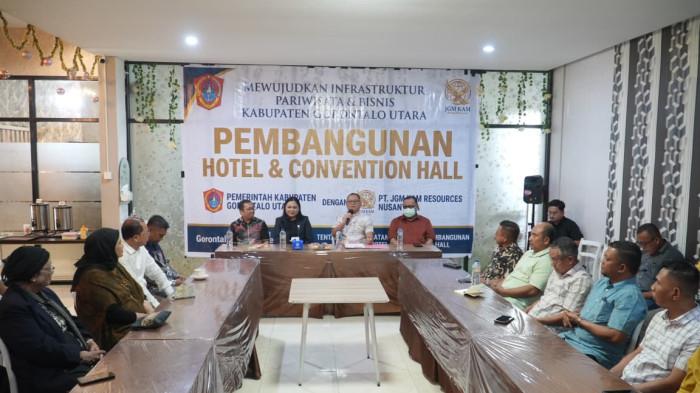 Bupati Gorontalo Utara, Thariq Modanggu menandatangi  ddddd