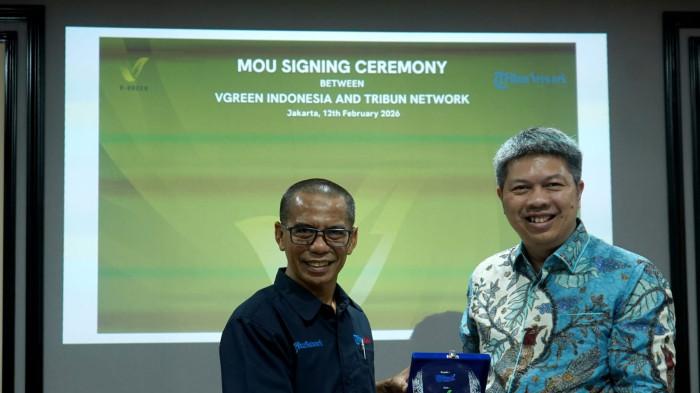 CEO Tribun Network Dahlan Dahi dan Director fcfff