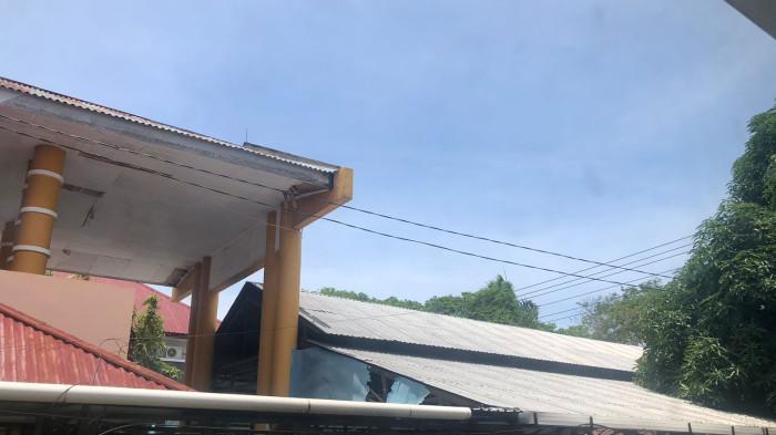 CUACA -- Langit Kota Gorontalo hari ini nyaris tanpa awan pukul 11.59 Wita.