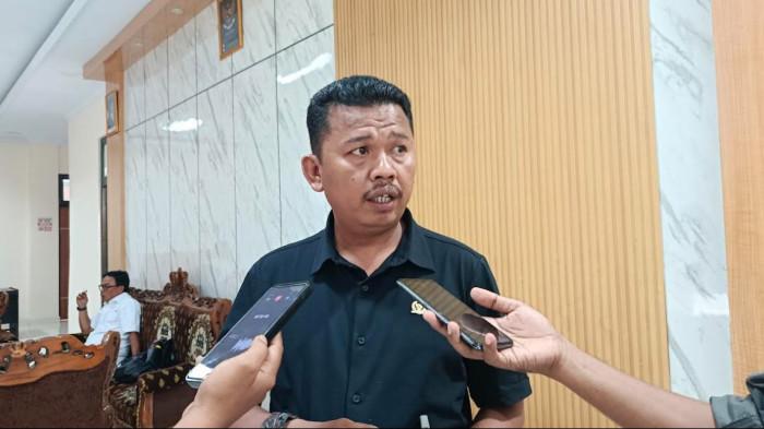 DPRD--Ketua DPRD Bone Bolango, Gorontalo Faisal Yunus saat diwawancarai, Senin (6/4/2026). Sumber foto: TribunGorontalo.com/Jefri Potabuga.