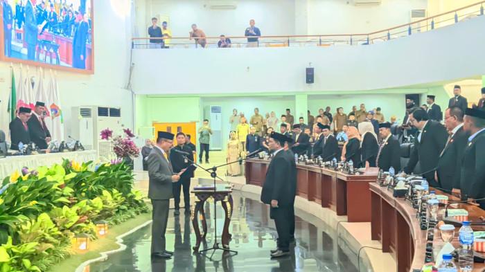 PAW DPRD -- Dedy ditetapkan sebagai PAW setelah dinyatakan sebagai peraih suara terbanyak kedua di Daerah Pemilihan (Dapil) 6 pada Pemilu 2024.