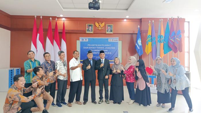 Foto bersama Civitas Akademika UT Gorontalo.